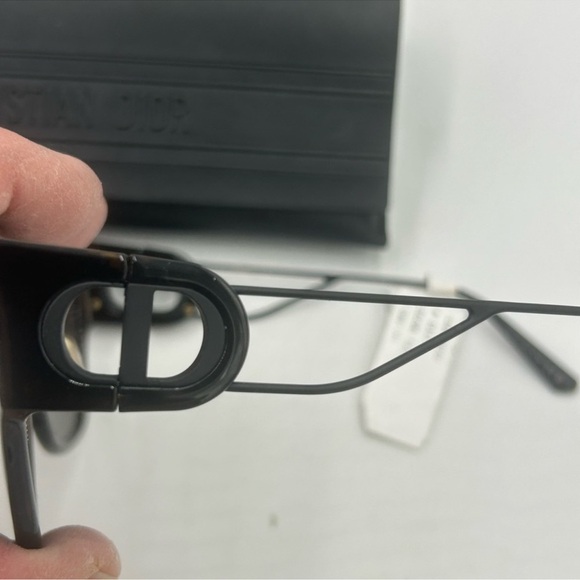 Women’s Dior Montaigne sunglasses made in Italy NWT